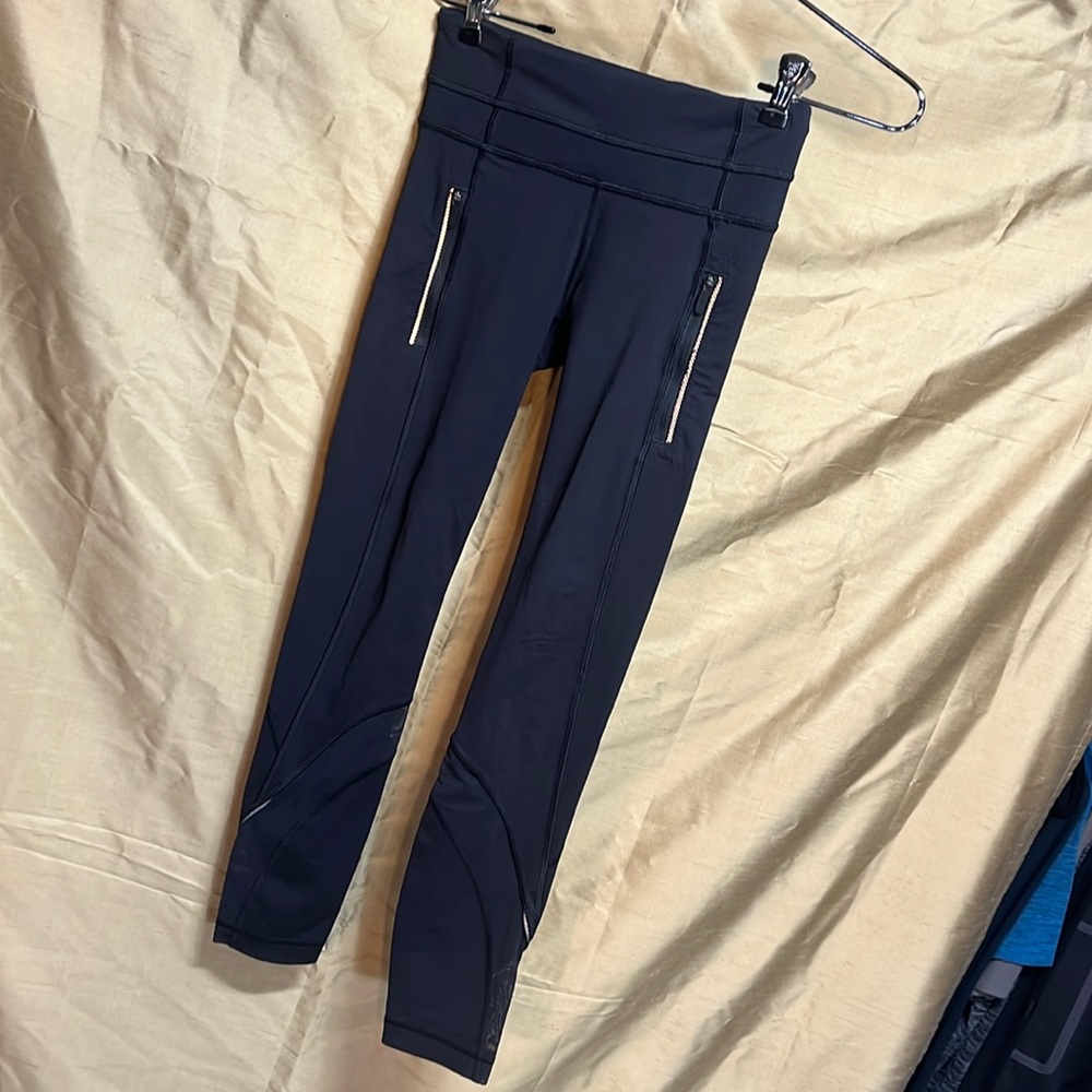 LULULEMON size 2